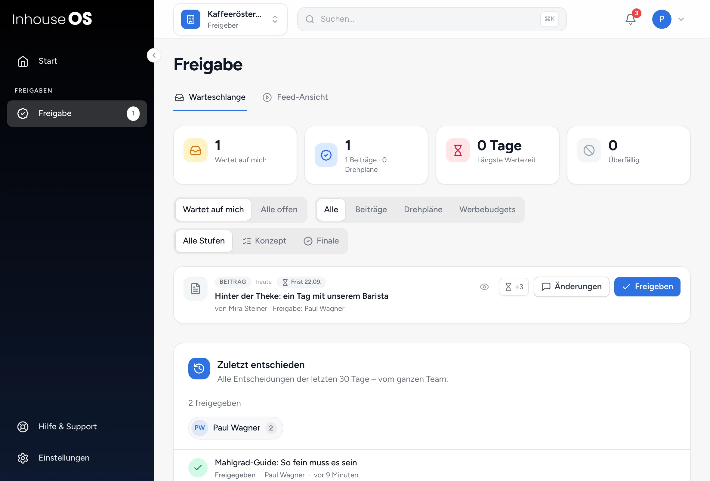 Freigabe aus Sicht eines Freigebers: Kennzahlen, Filter und ein Beitrag mit den Buttons „Änderungen“ und „Freigeben“